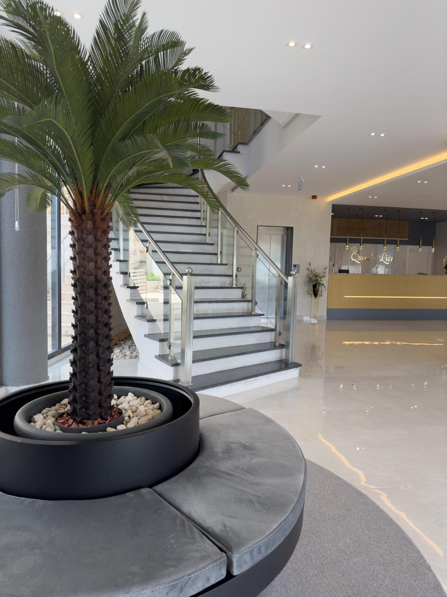 The Queen'S Lion Premium Hotel Sarandë Esterno foto