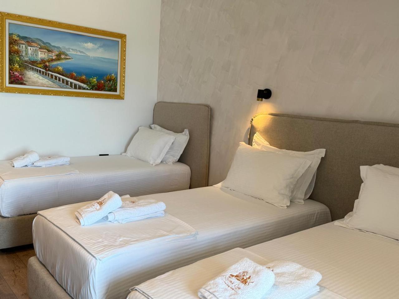 The Queen'S Lion Premium Hotel Sarandë Esterno foto