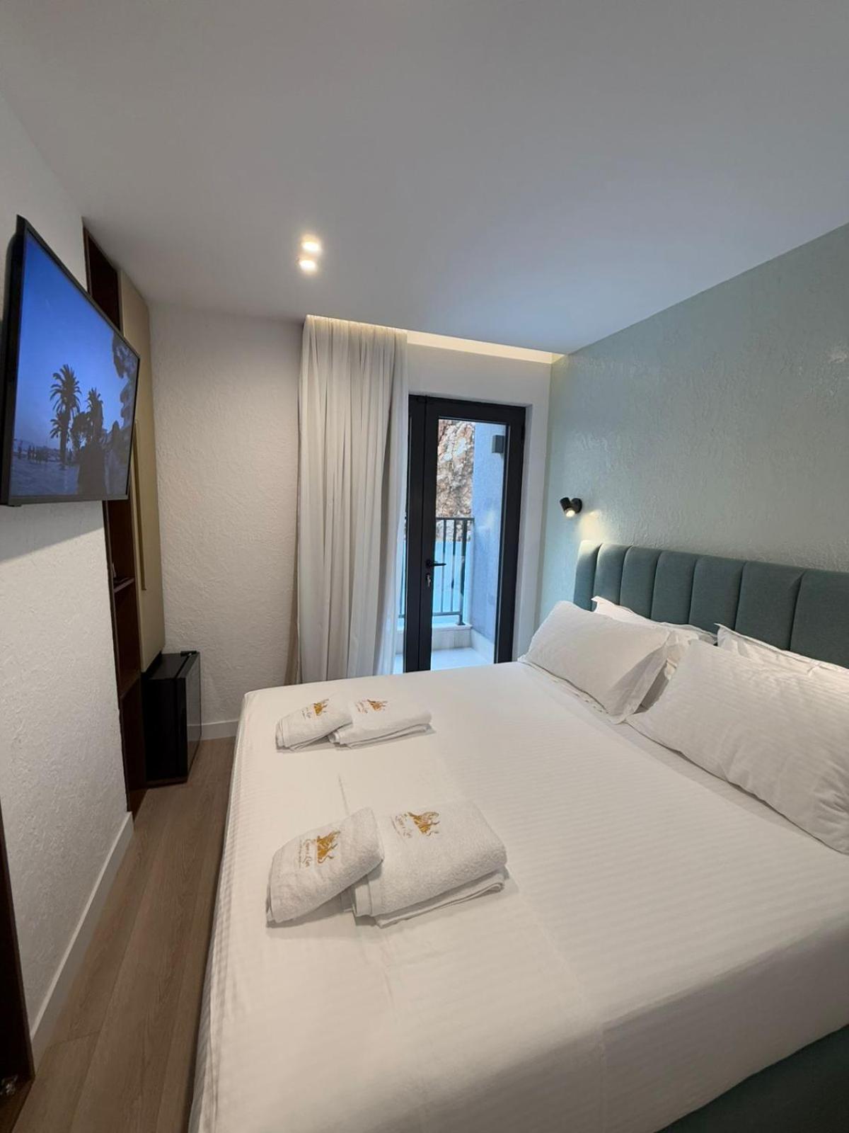 The Queen'S Lion Premium Hotel Sarandë Esterno foto