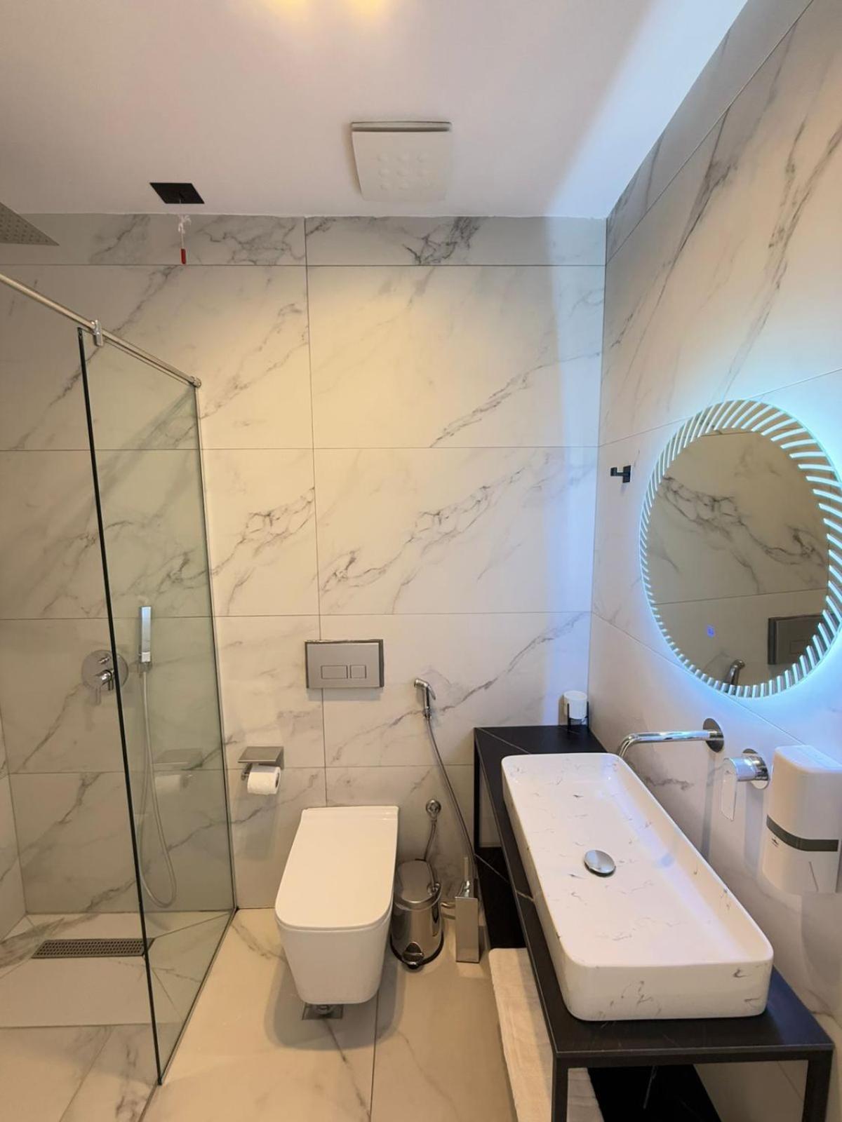 The Queen'S Lion Premium Hotel Sarandë Esterno foto