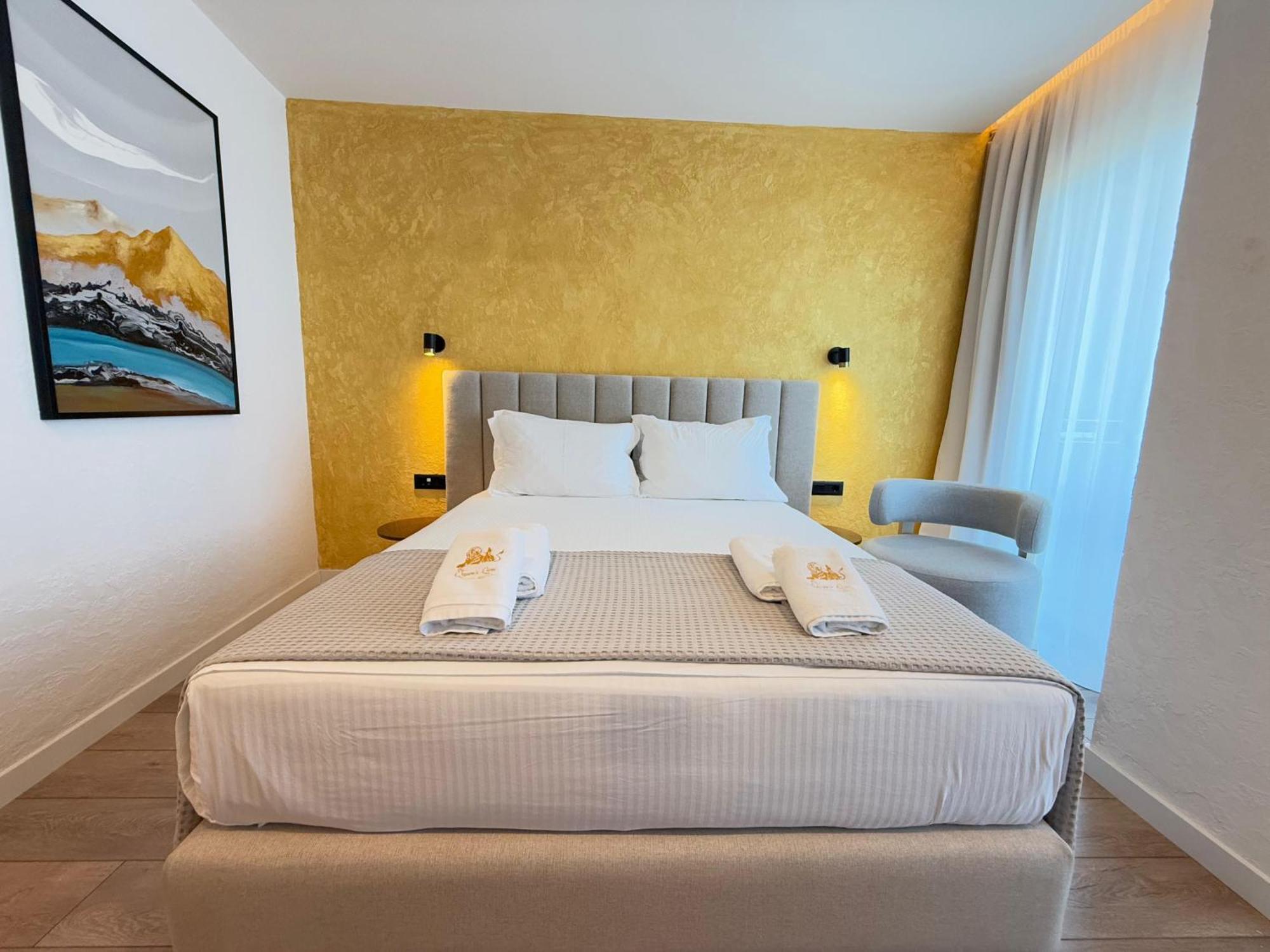 The Queen'S Lion Premium Hotel Sarandë Esterno foto