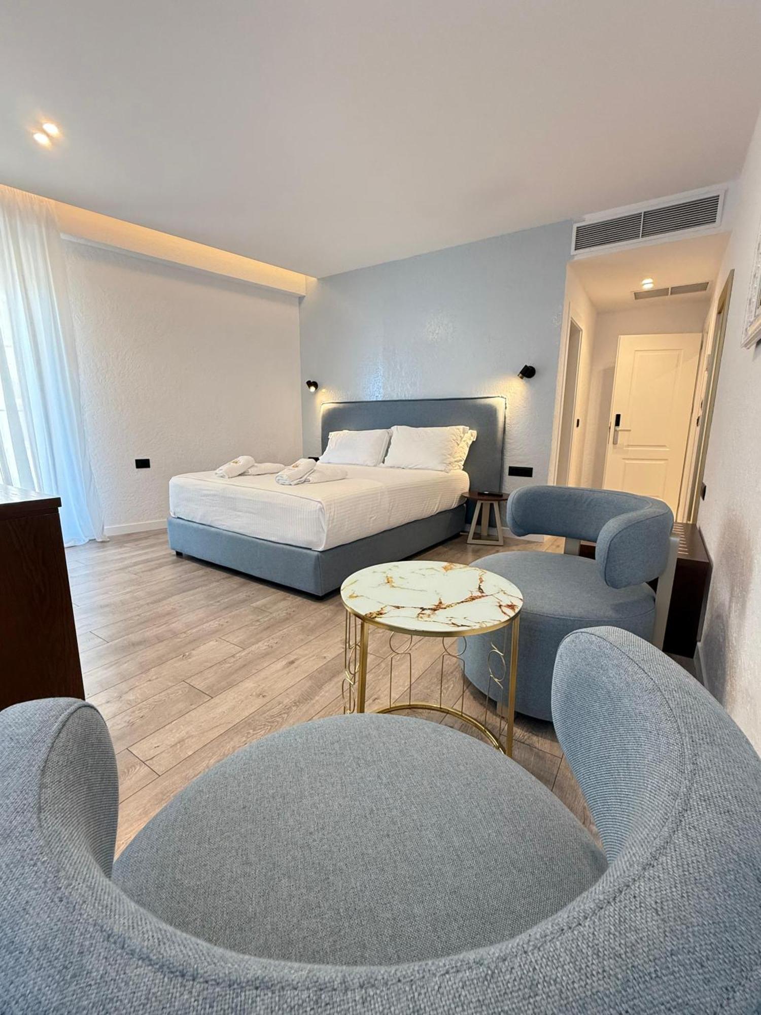 The Queen'S Lion Premium Hotel Sarandë Esterno foto