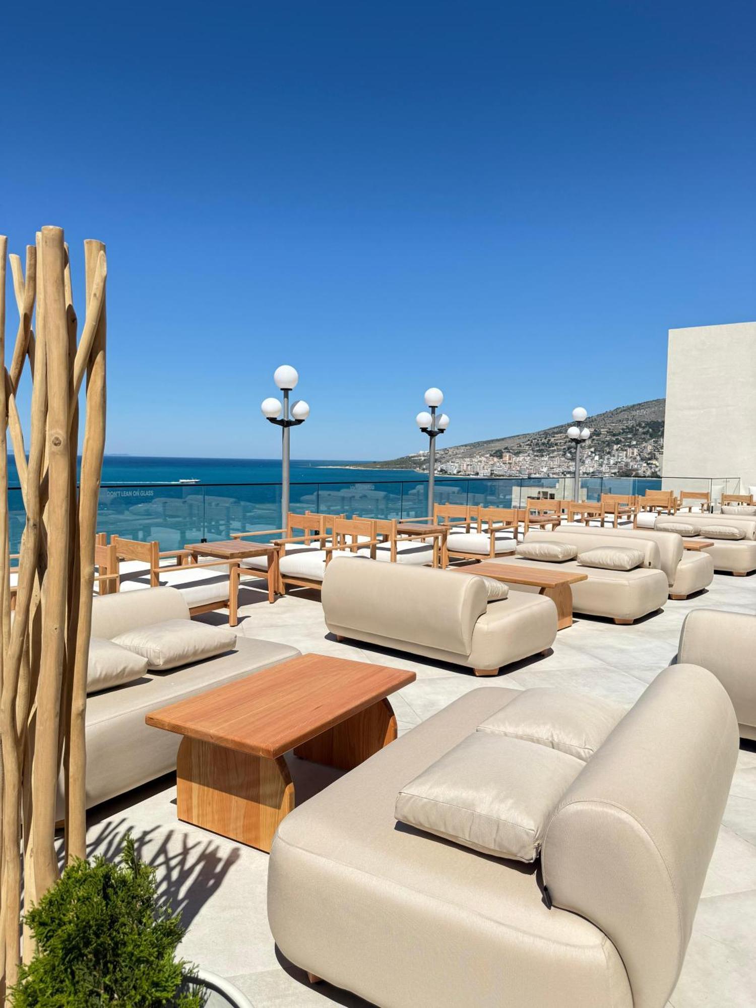 The Queen'S Lion Premium Hotel Sarandë Esterno foto